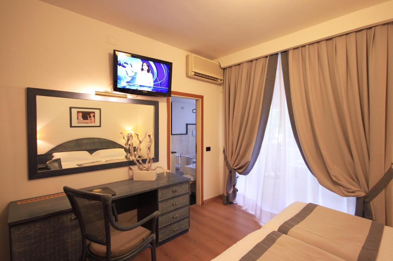 Raffaelli Park Hotel Forte dei Marmi Bagian luar foto
